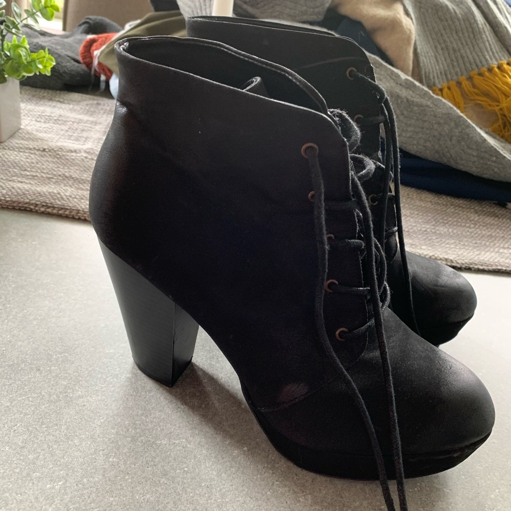 Heel black boots lace up